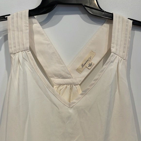 Ladies dressy tank style top. - Picture 2 of 3